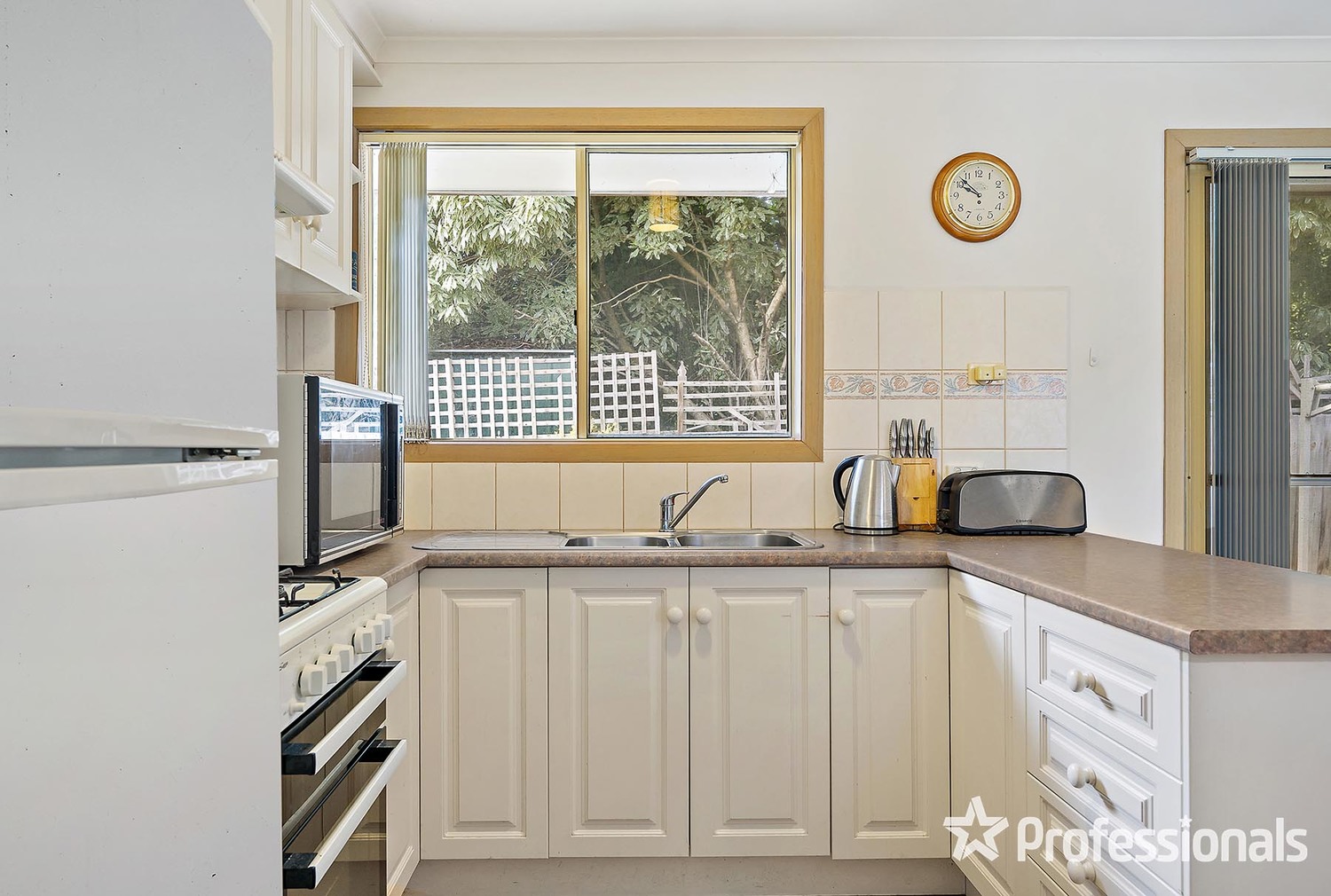 8-9 HYDE PARK WALK, MOOROOLBARK VIC 3138, 0 habitaciones, 0 baños, Unit