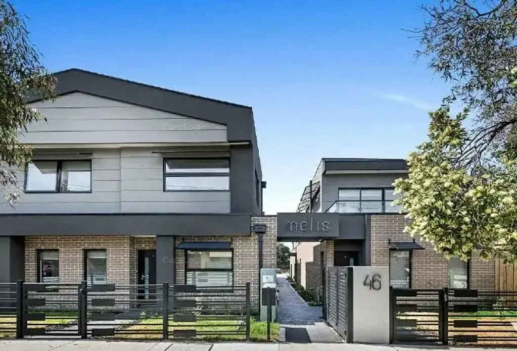Coburg 2Zimmer Fantastic Affordable Townhouse With Private Lockup Garage!!!