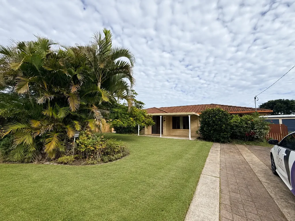 Spacious Family Home with Double Shed & Separate Retreat
