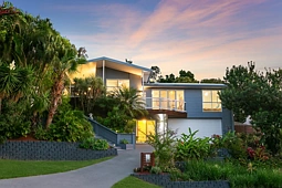 13 Correa Court, Elanora