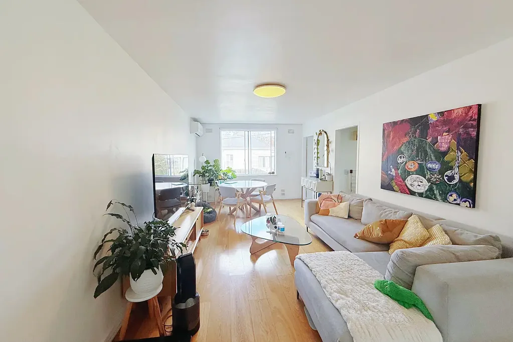 Stylish, Light-Filled Apartment in the Heart of Kew