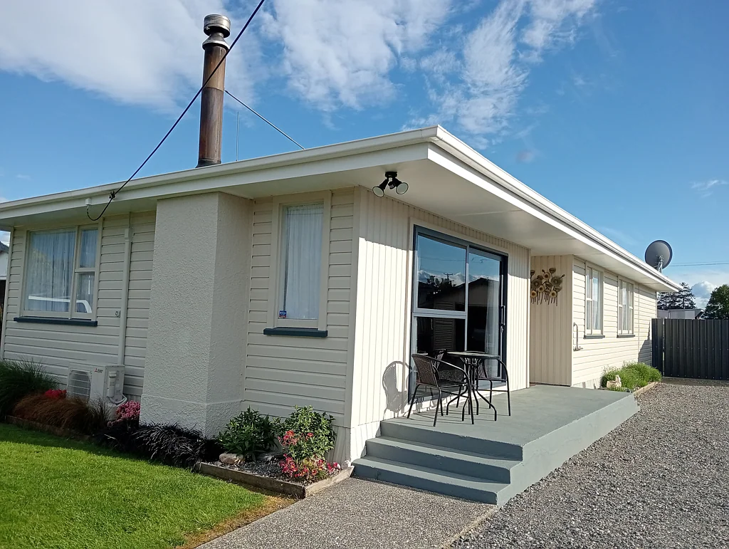 Tuatapere 4房  Immaculate 4 Bedroom + 80m2 garage