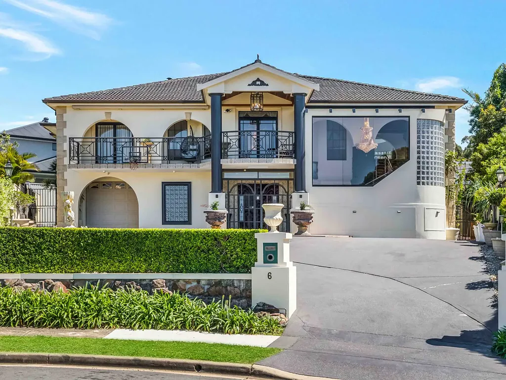 Bossley Park 4房  Unlock the doors to luxury living-your dream home awaits