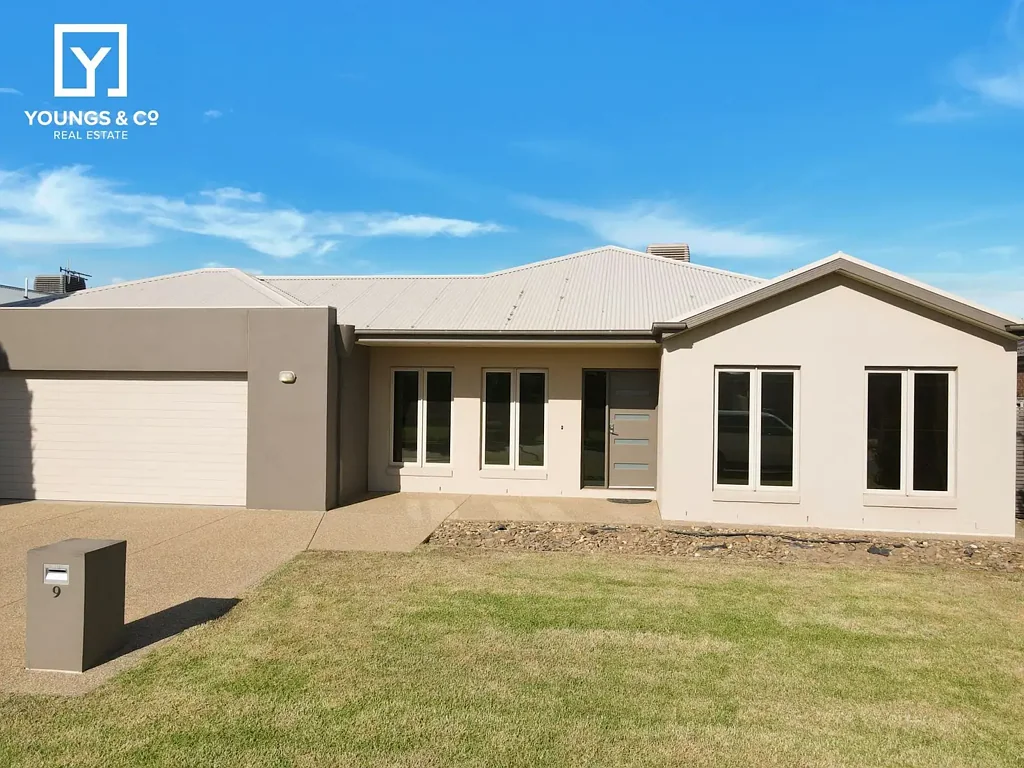 Shepparton 4房  A Great Family Home - 4 Bedrooms, 3 Living Areas - Popular North Location