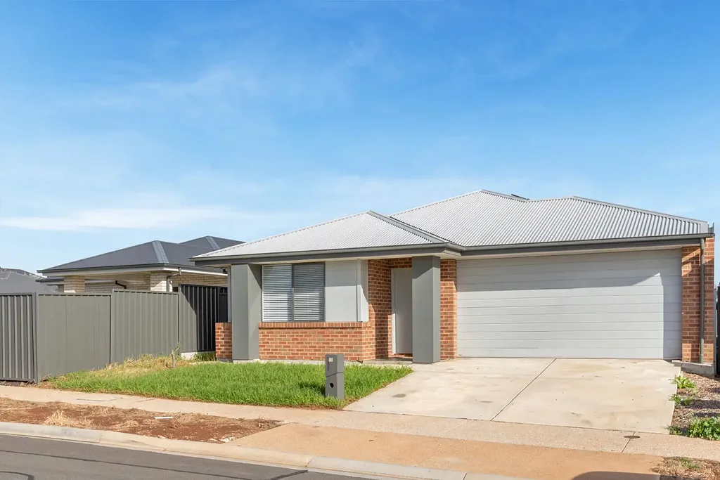 Blakeview 4房  FANTASTIC 4-BEDROOM HOME WITH ALFRESCO AREA