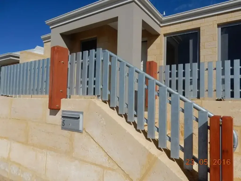 3 x 2 BEACHSIDE ESTATE