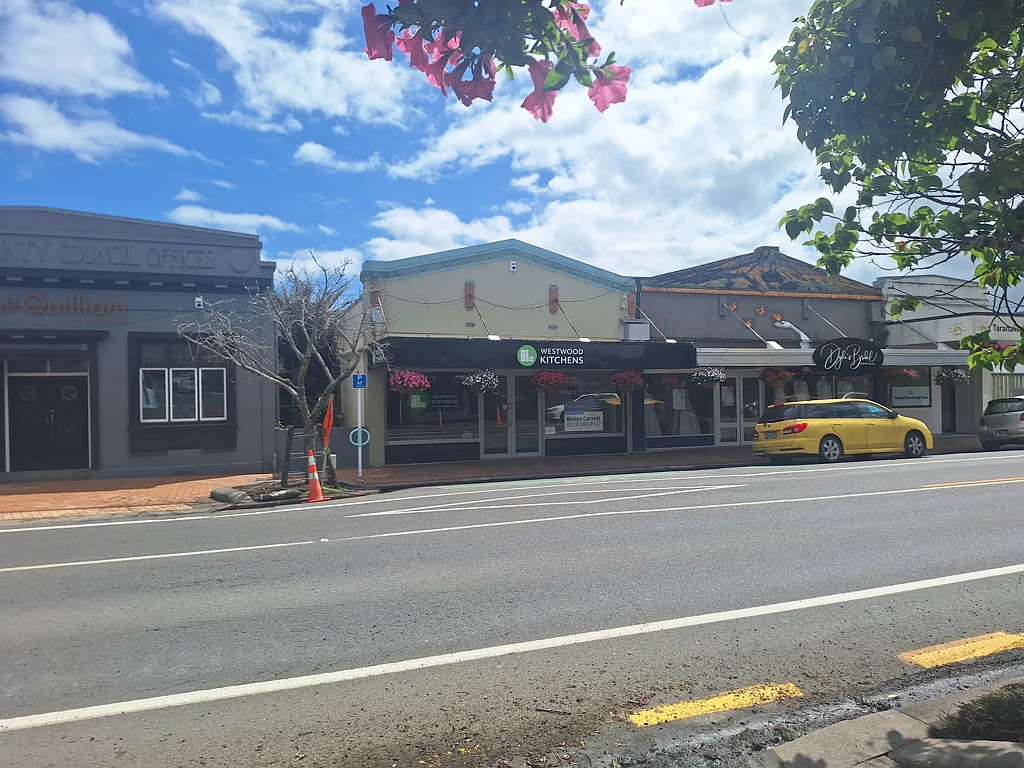 Inglewood Lease Opportunity with dual access