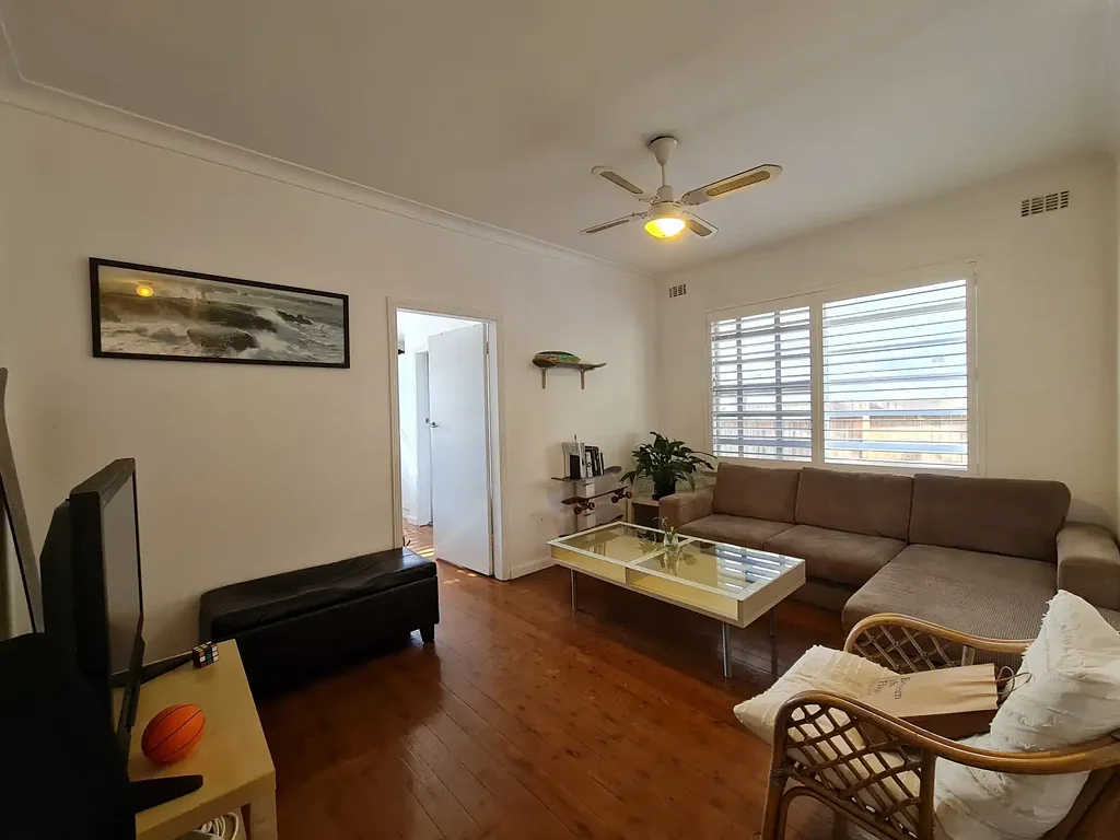 Bright and Sunny 1 Bedroom Apartment