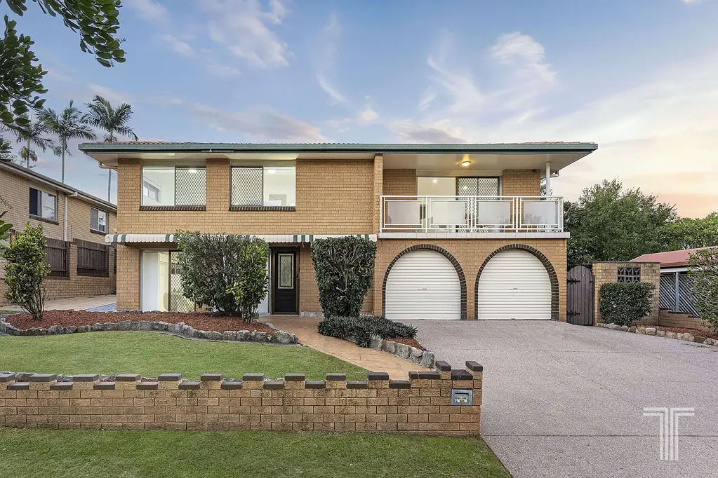 Upper Mount Gravatt 3房 Wishart学区房 双厨设计 新地板 新粉刷 分体空调 太阳能发电 充足储物 Dual Living Potential in Mansfield High & Wishart School Catchments