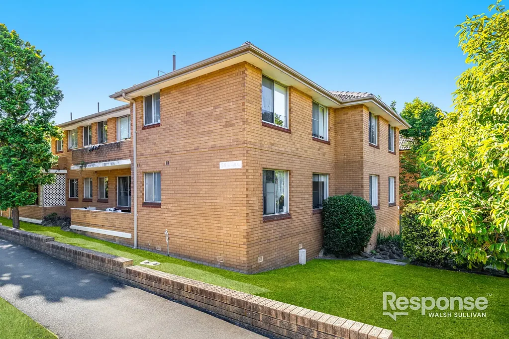 North Parramatta 2 Slaapkamer Spacious Double-Brick Apartment Moments from Parramatta CBD