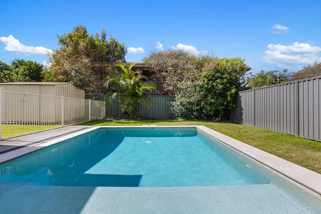 Loganholme 3 Bedroom Low Maintenance Living - In-ground Pool - Updates Throughout