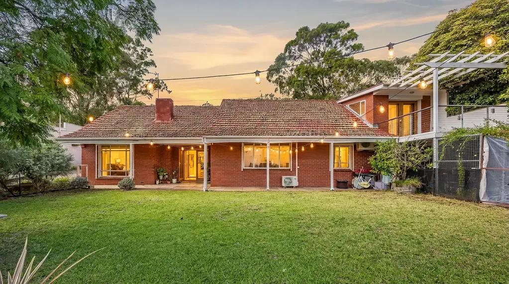 Lynton 3部屋 A solid family home with breathtaking views you'll never tire of.