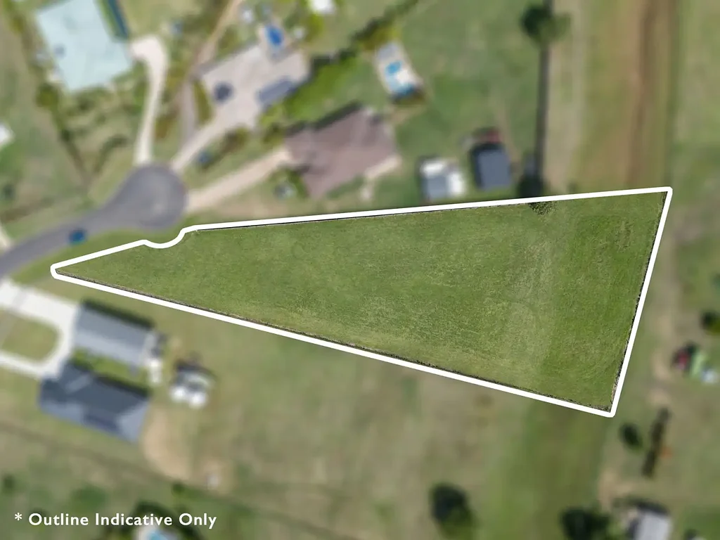 Plainland Acreage Living With Outstanding Convenience