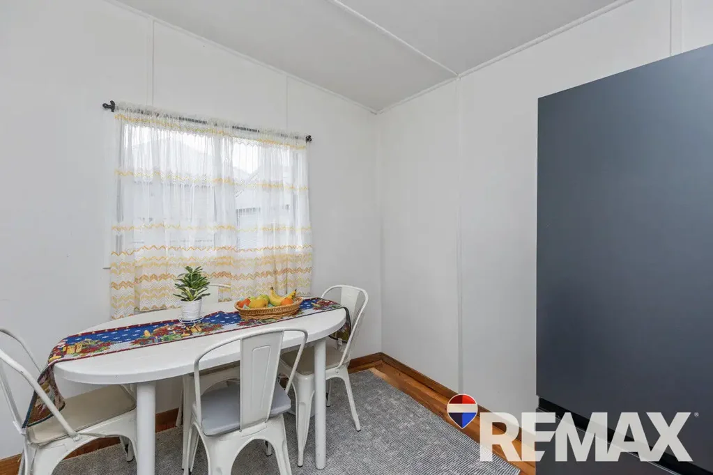 Junee 3房  Serious Shedding