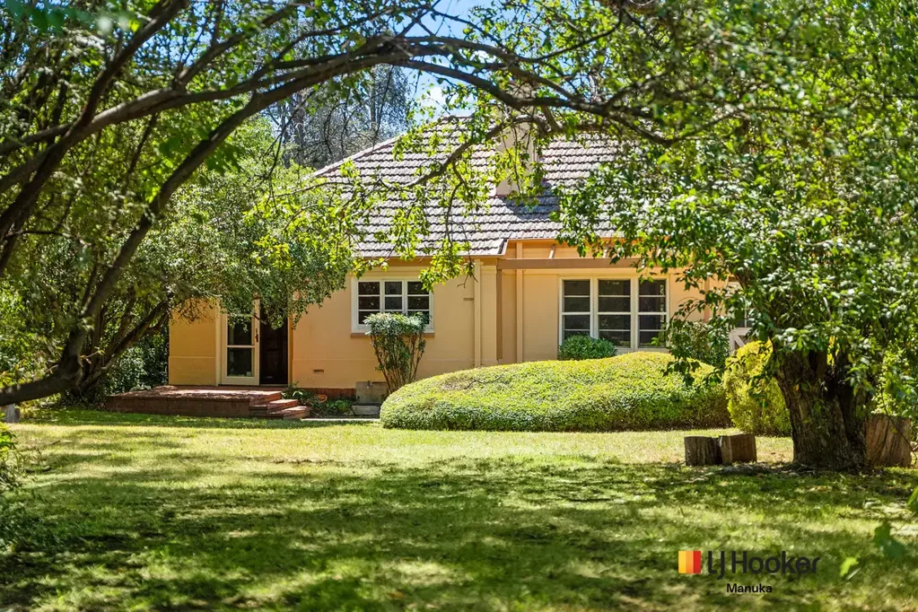 Deakin 3Zimmer Rare Opportunity to Acquire a Significant Character Residence in a Dress Circle