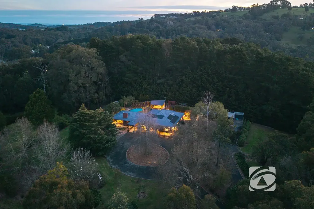 Pakenham Upper 5房 壮丽环境中的宽敞家庭住宅 Spacious Family Home in a Spectacular Setting