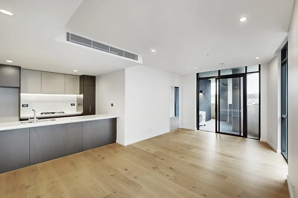 Stunning Two Bedroom Apartment Facing the Garden Courtyard