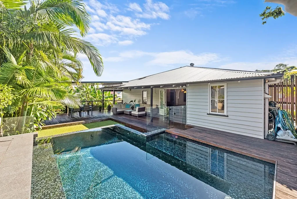 Luxurious Oasis Mere Steps from the City's Pulse