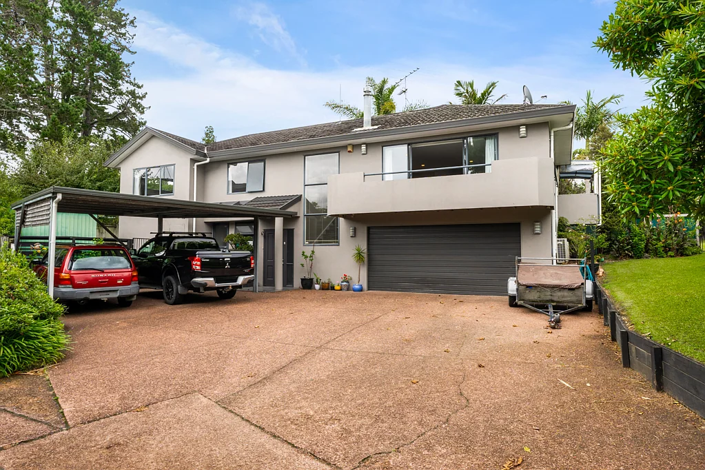 27 Sturm Ave, Royal Heights, Waitakere City, Auckland
