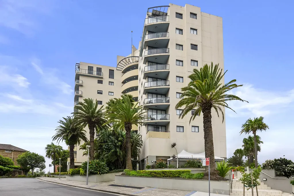 Stylish Coastal Resort Living in the Heart of Cronulla