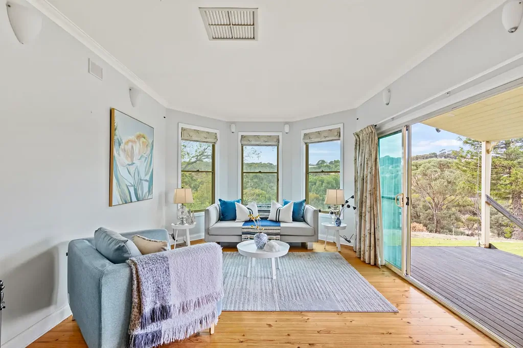 Mclaren Vale 4 Bedroom Tranquil Wine Country Retreat on 16 Hectares