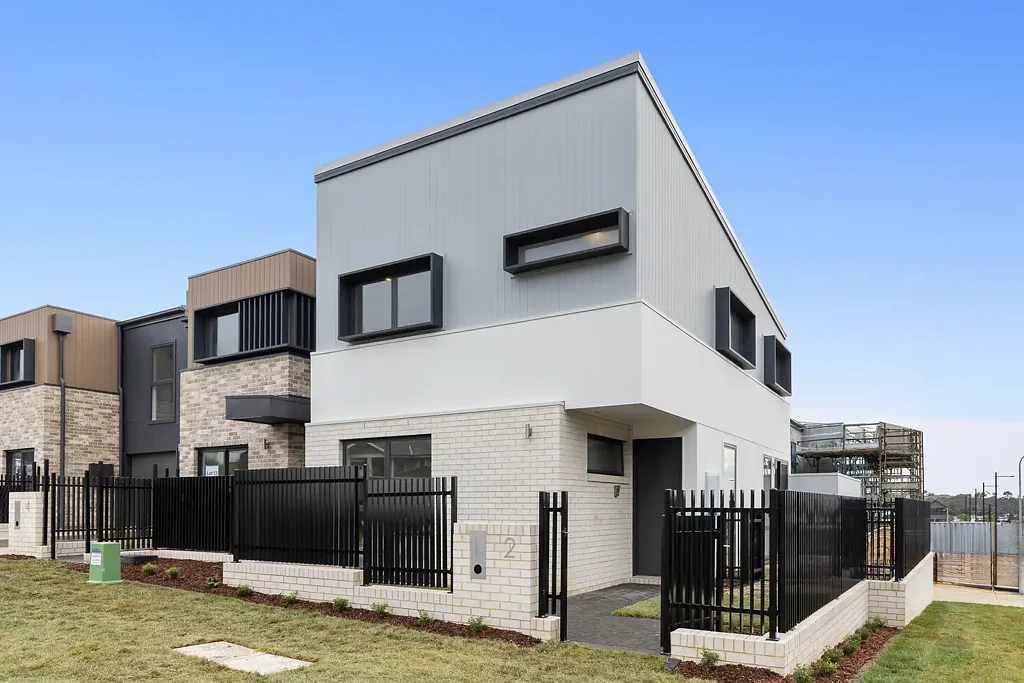 Googong 4 Slaapkamer Brand-New Double-Storey Luxury on Separate Title