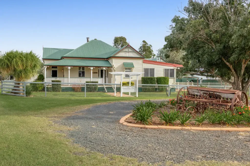Cambooya 4Zimmer “Kilmacrane” Colonial Charm Meets Lifestyle Perfection on Acreage