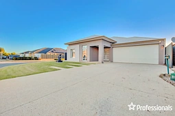10 Menner Way, Piara Waters