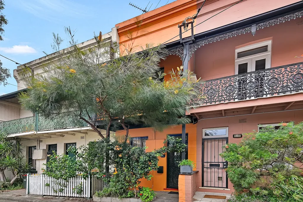 Redfern 2غرفة نوم Character-filled terrace with a private garden in heart of Redfern
