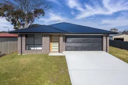 2 Roman Street, Uralla