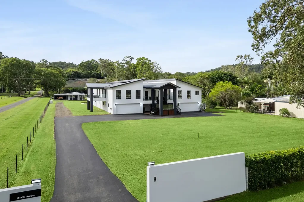 Mooloolah Valley 5房  Exceptional family estate with space, style and income potential
