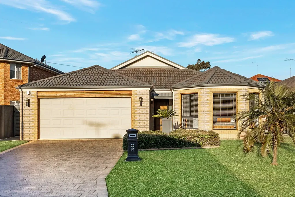 Prestons 4ਬੈੱਡਰੂਮ Family-sized comfort with multiple living zones and private outdoor retreat