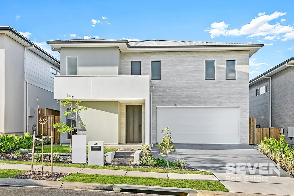 Prime Family Home with Upgraded Gorgeous Interior Finishes
