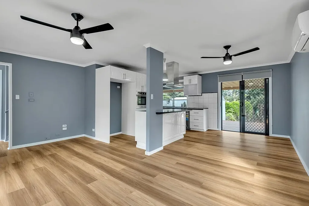 Redbank Plains 3ਬੈੱਡਰੂਮ Fully renovated home, yet opportunities abound!