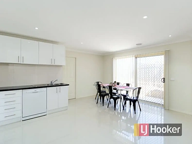 11 Doonie Way, Pakenham, VIC 3810, 3房, 2浴, House