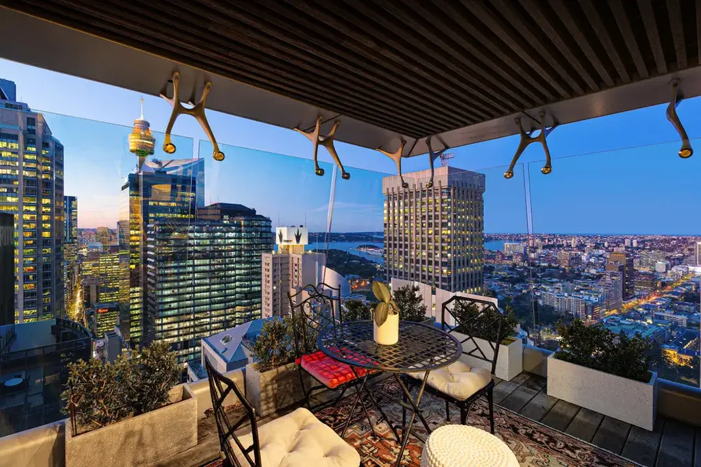 Luxury Fully Furnished CBD Apartment on Level 50