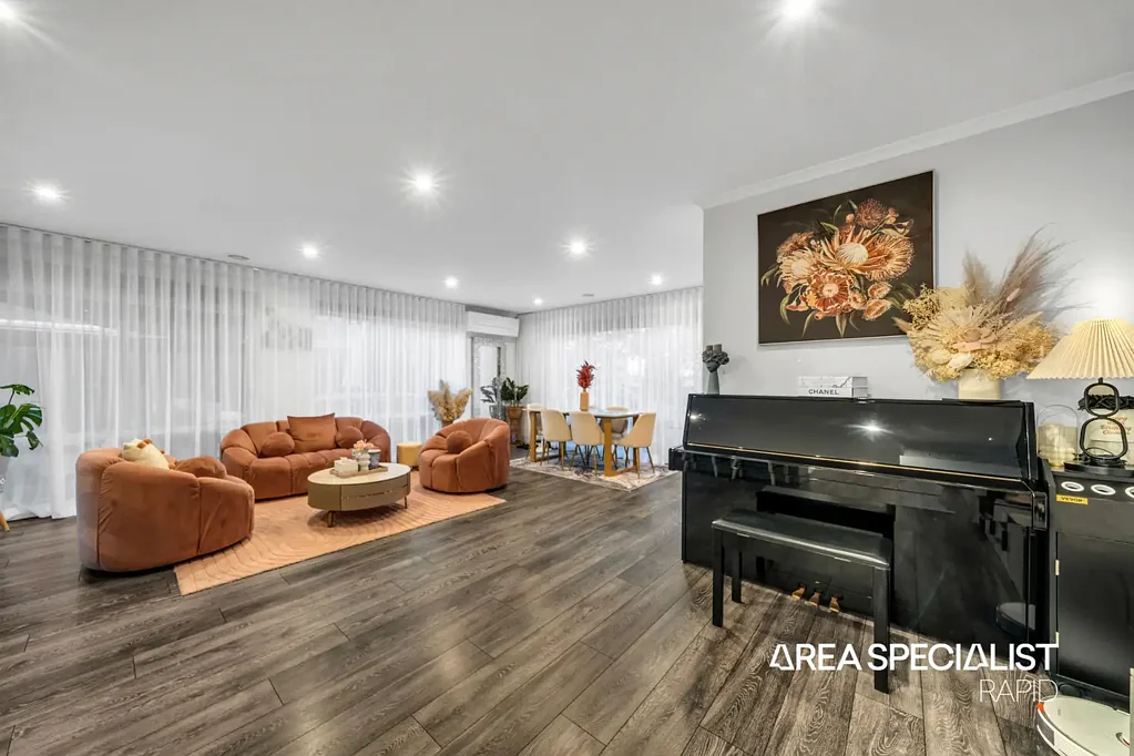 Narre Warren South 4कमरा The Brief: Spacious Family Home with Rumpus, Spa & Large Shed in a Prime Narre Warren South Location!