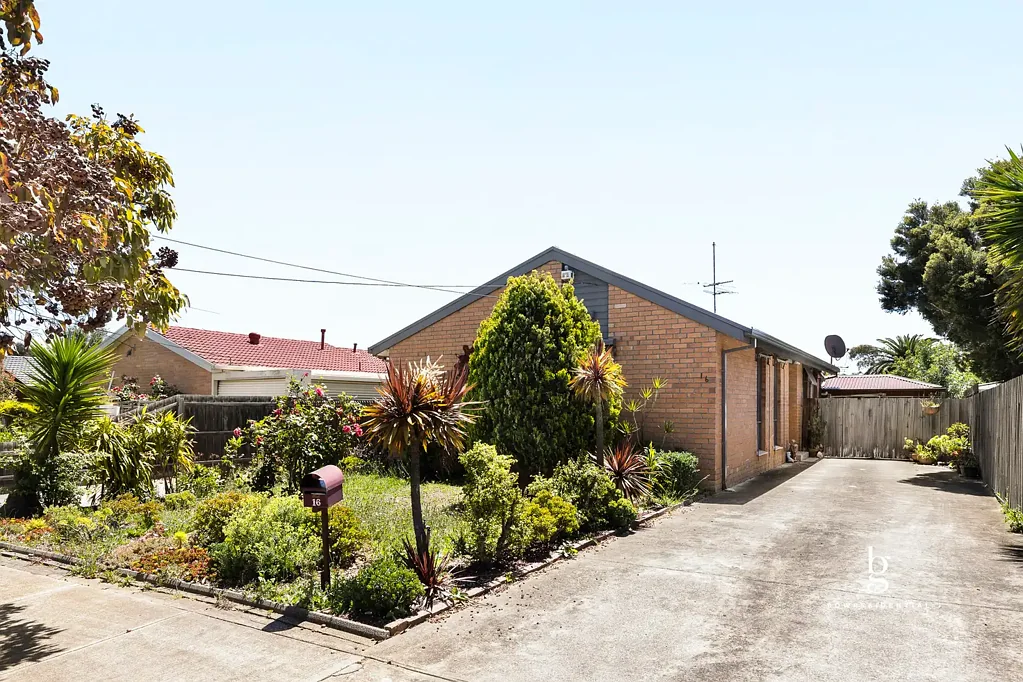 16 Karnak Crescent, Coolaroo, VIC 3048