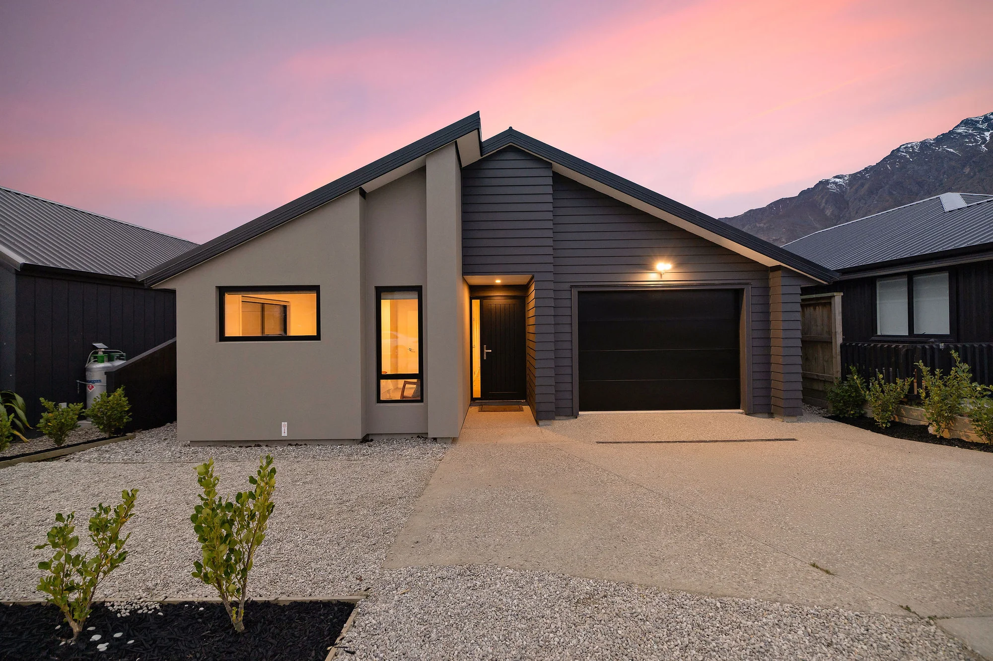 Jacks Point 4ਬੈੱਡਰੂਮ Vacant, and ready to move in!