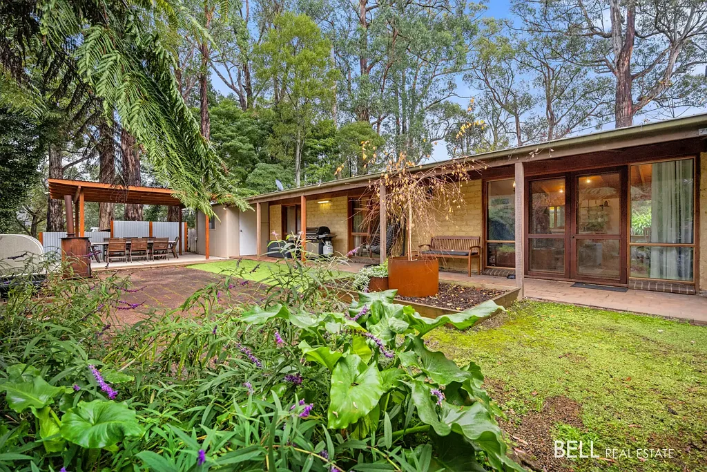 Warburton 3 Bedroom The Charm of a Mudbrick in a Ferny Oasis