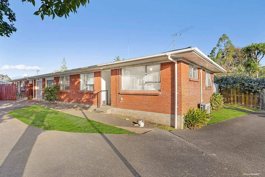 Glen Eden 3chambre Brick & Tile Smile – Add Value Here