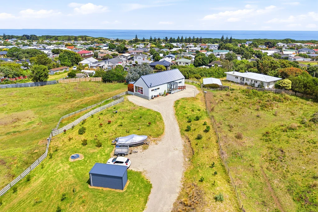 Castlecliff  Rare on Rangiora - 2ha+ lifestyle block
