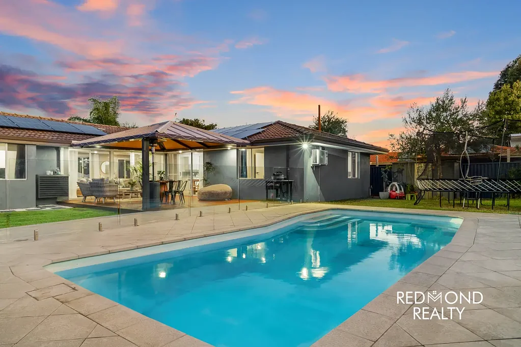 Greenwood 4 Bedroom Entertainer's Delight... Family Haven...