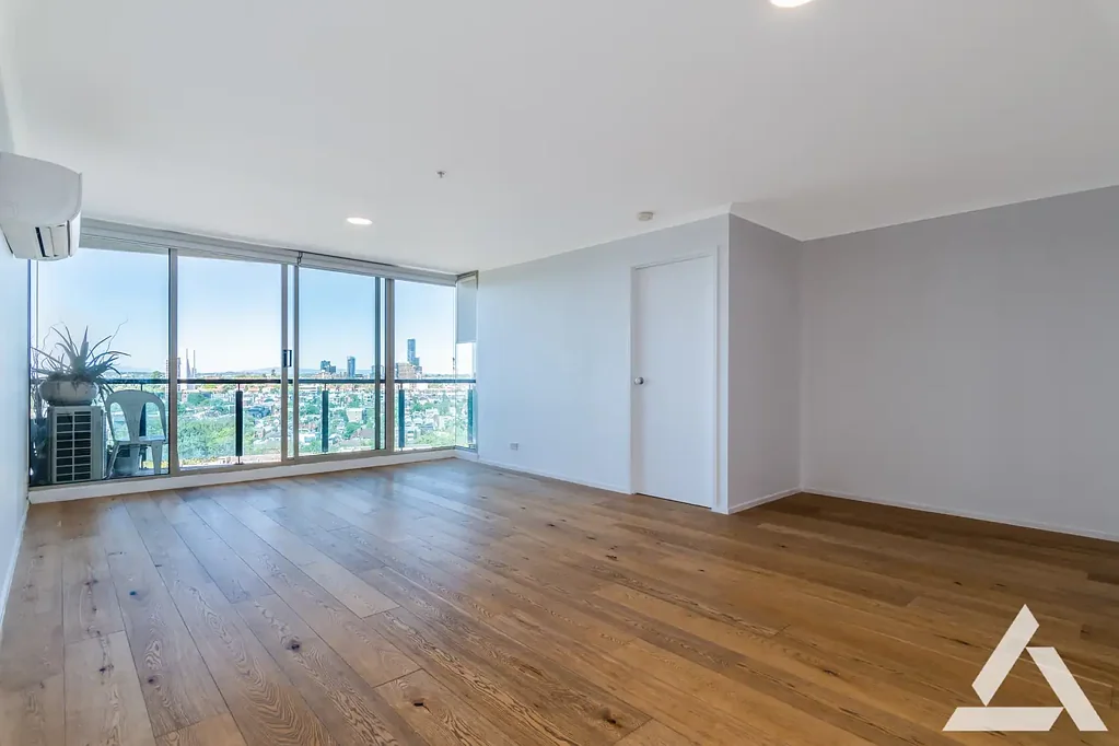 3 Bedroom Apartment with Spectacular Views &  Your Own Rooftop Garden