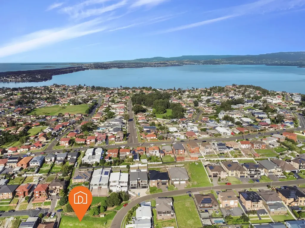 Lake Heights 宽绰用地筑梦想家 19.29米优尺度 悬崖海景尽收眼底 高品质住宅环绕 生活便利设施全 投资未来生活品质 DUPLEX SITE / BUILD YOUR DREAM HOME!