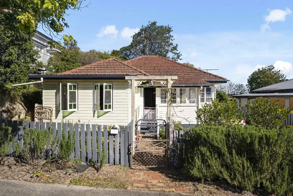 Moorooka 2 Bedroom Endless Potential on 607sqm with Timeless Character & Exceptional Convenience