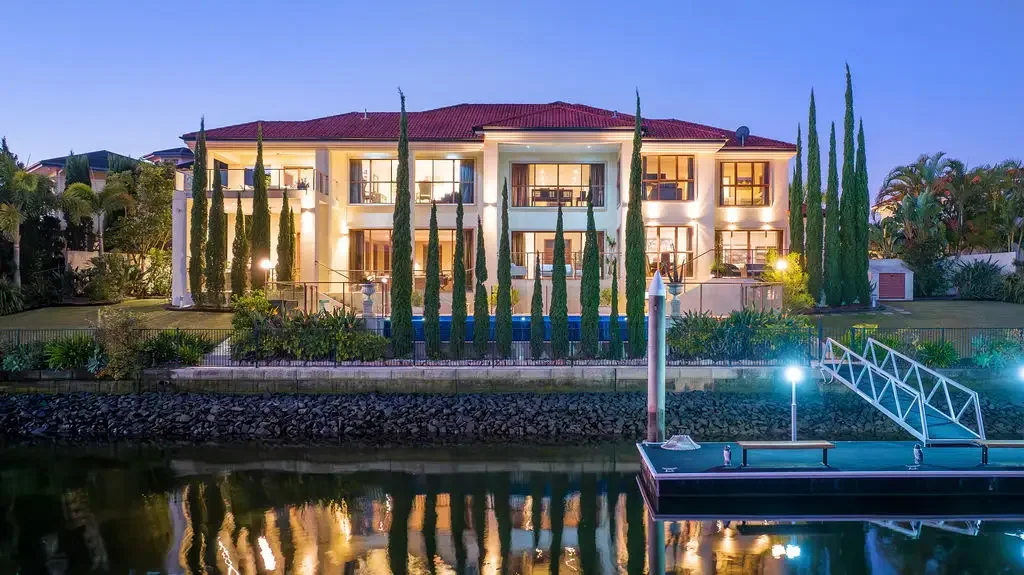 Hope Island 4ਬੈੱਡਰੂਮ PRICE REDUCED BY $1 MILLION: OWNERS HAVE INSTRUCTED TO MEET THE MARKET