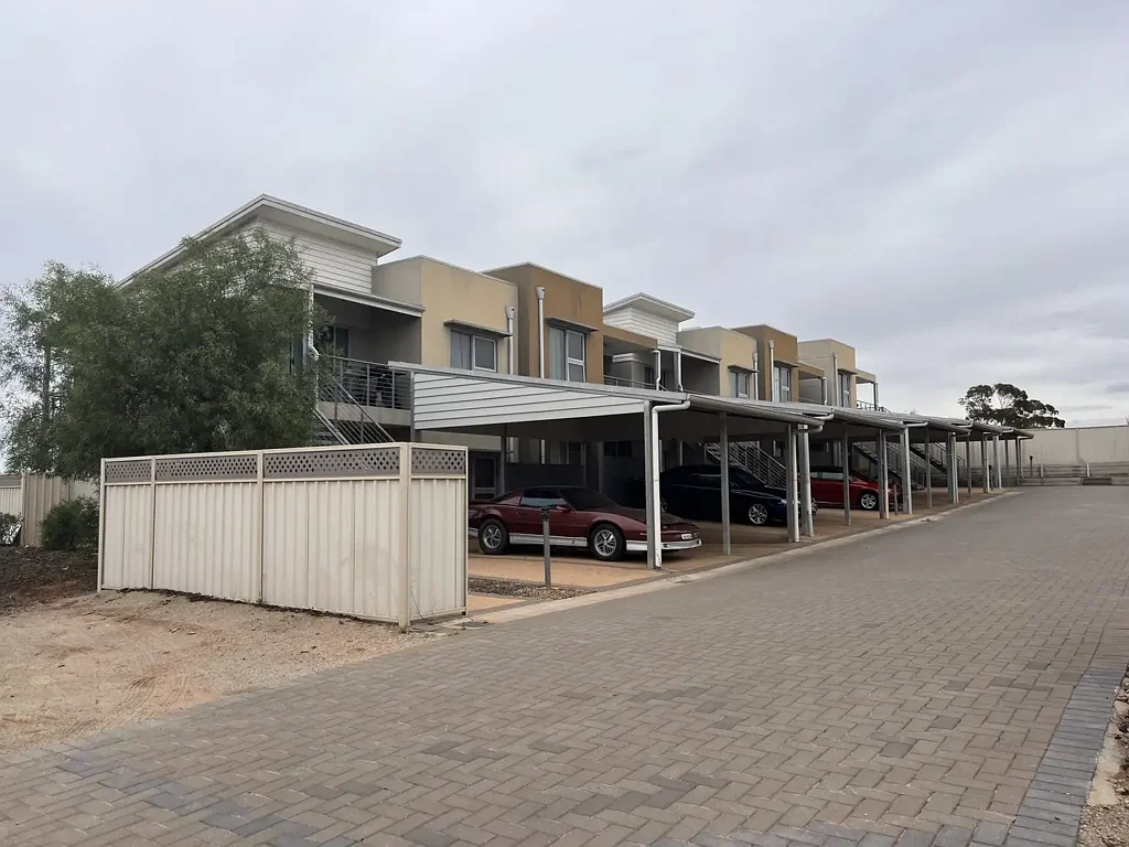 Roxby Downs 2침실 Modern Executive Living in a Sustainable, Award-Nominated Development
