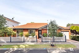 32 Duffy Street, Essendon North