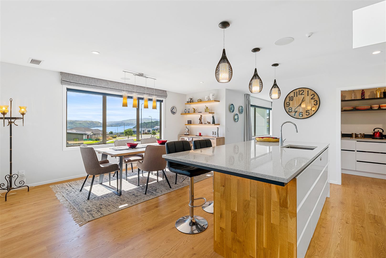 76 John Burke Drive, Aotea, Porirua, 4 chambres, 2 salles de bain